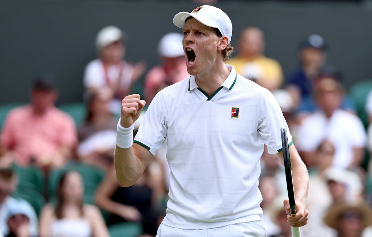 Jannik Sinner supera un duro examen y avanza en Wimbledon. // Foto: EFE/EPA/NEIL HALL.
