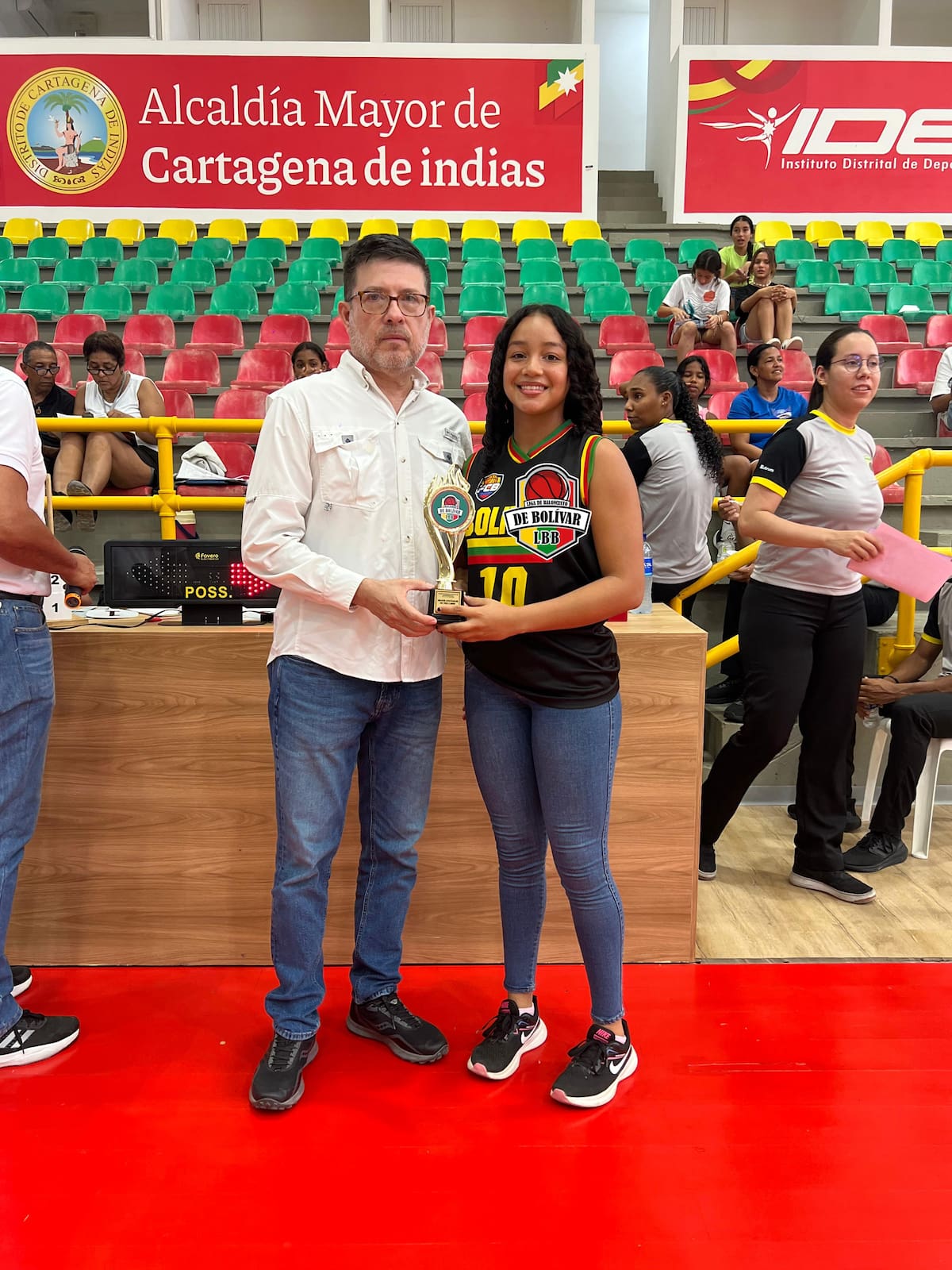 Skarly Amador, jugadora de San Felipe Nery que jugó con la selección Bolívar Sub-13 y fue la mejor encestadora de tres.