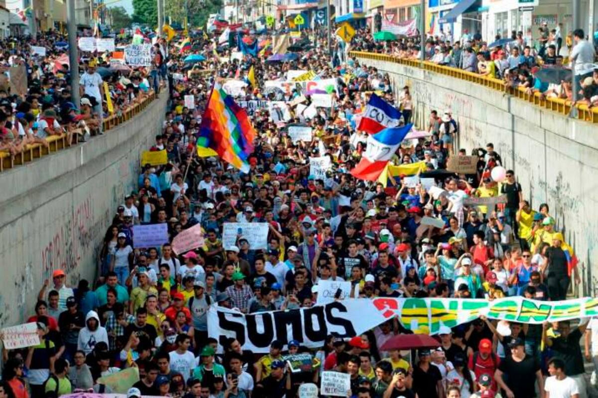 Organizaciones como la Central Unitaria de Trabajadores, CUT Santander, convocaron esta jornada de protestas.