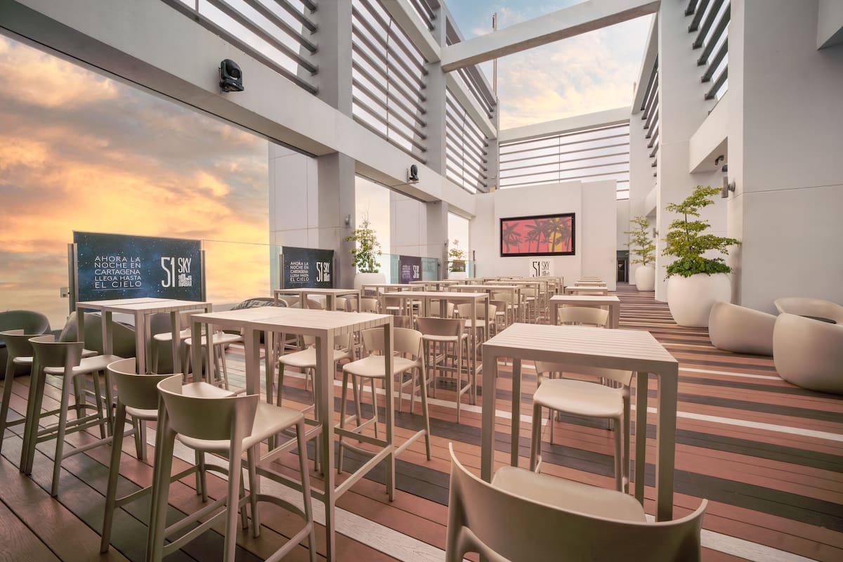 Este rooftop se ha consolidado como un espacio ideal para celebraciones, encuentros sociales y eventos especiales. Foto: Cortesía.