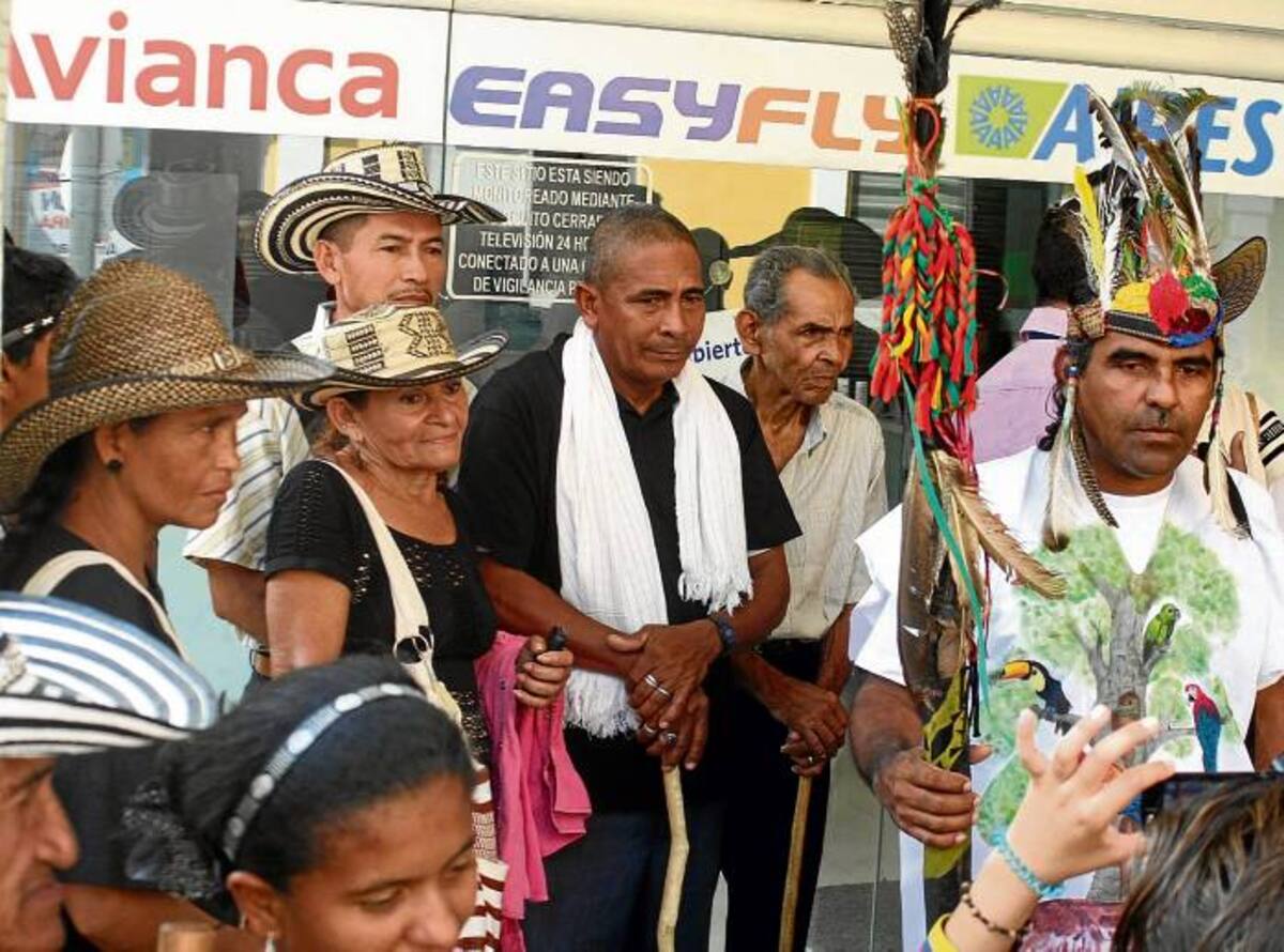 La guardia personal del Cacique hizo presencia en la Alcaldía como muestra del proceso de reorganización que adelantan.