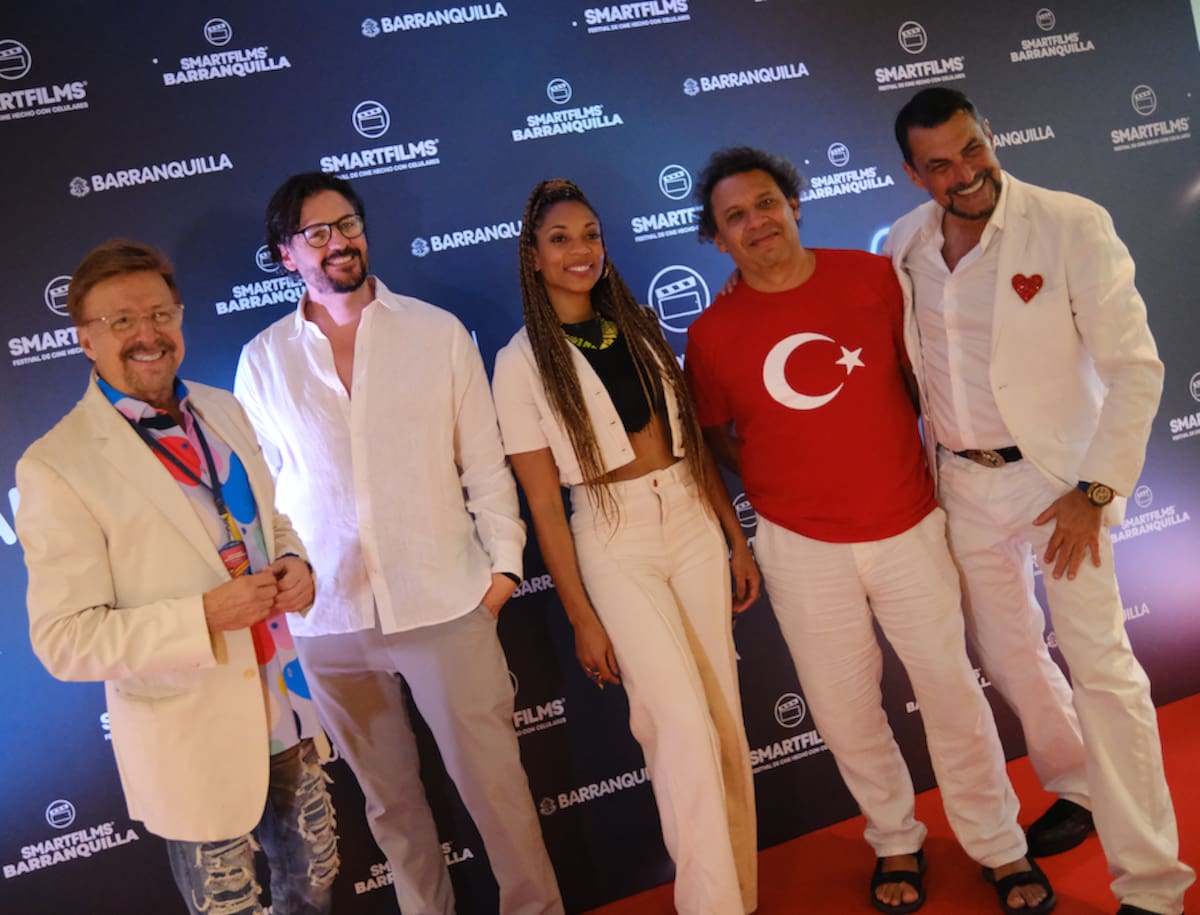 Jairo Martínez, Rodrigo Candamil, Nina Caicedo, Harold Trompetero y Rafa Taibo, durante el lanzamiento en el que se presentó la ruta de participación de Smartfilms® Barranquilla 2026//Cortesía Smartfilms®.