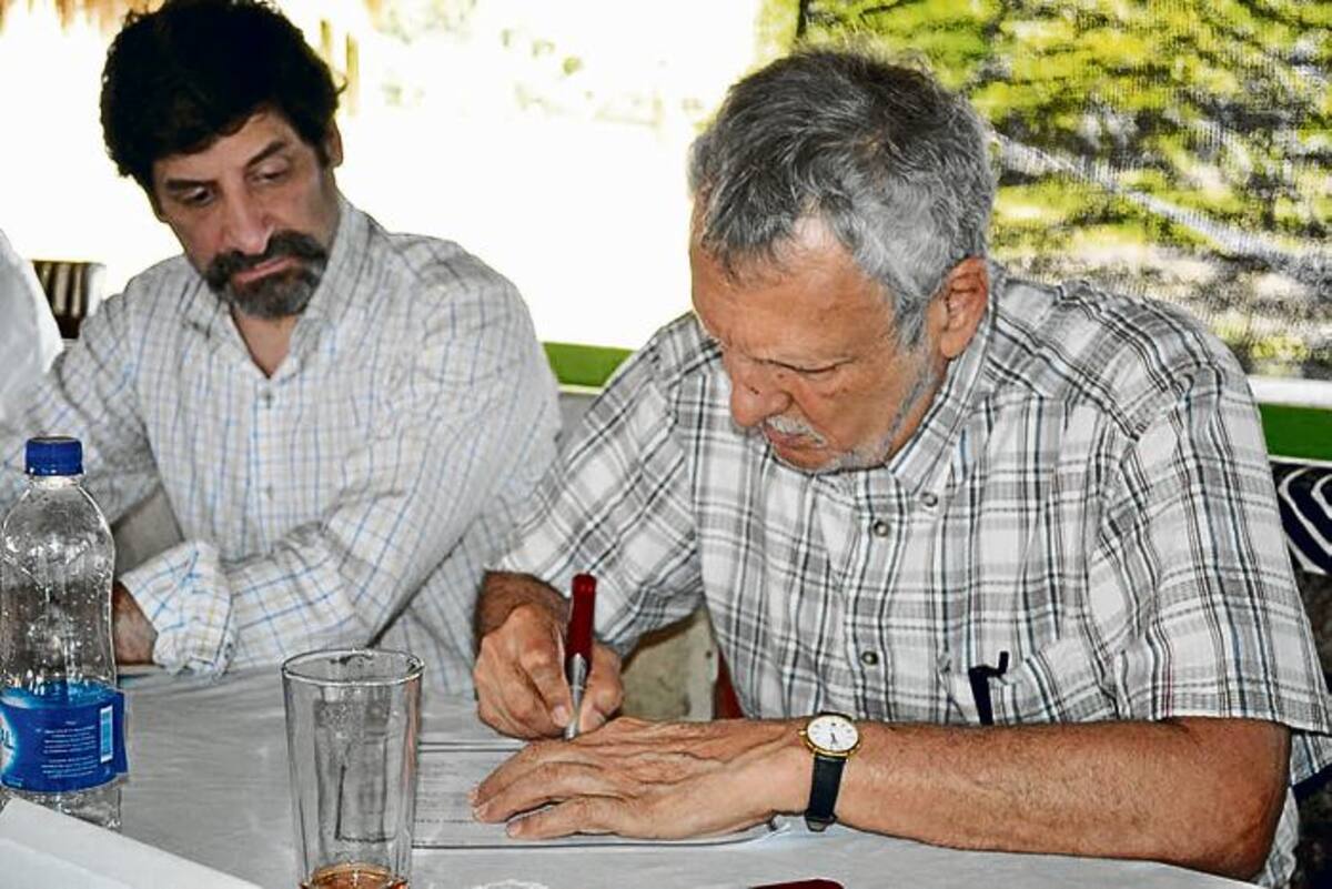 El Ministro de Medio Ambiente, Juan Gabriel Uribe Vegalara se comprometió con el Gobernador de Sucre en cristalizar el macro proyecto. CORTESÍA.