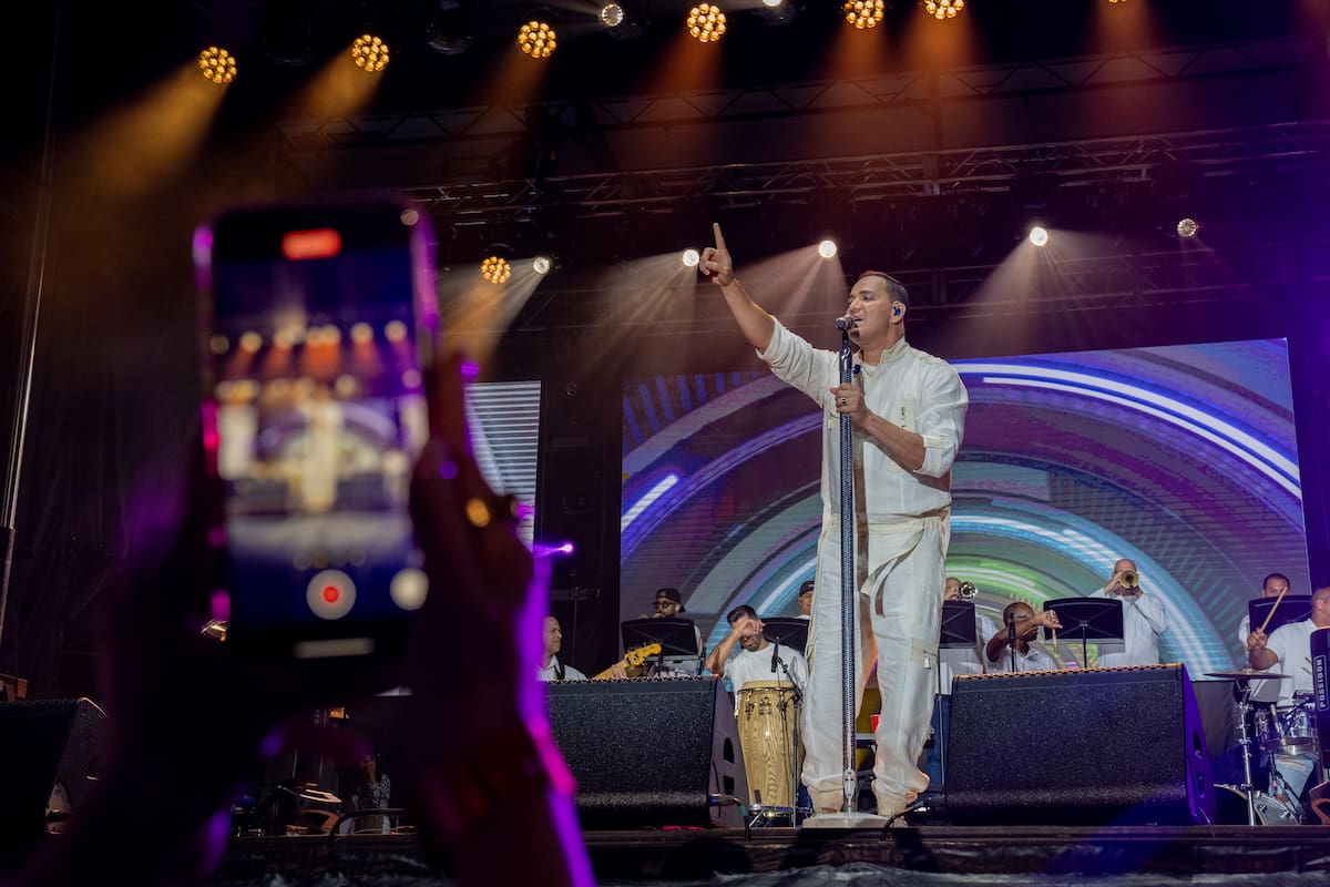 El salsero Víctor Manuel se presenta en el concierto de verano 'Rise Up NYC', este miércoles en el Bronx (Estados Unidos).