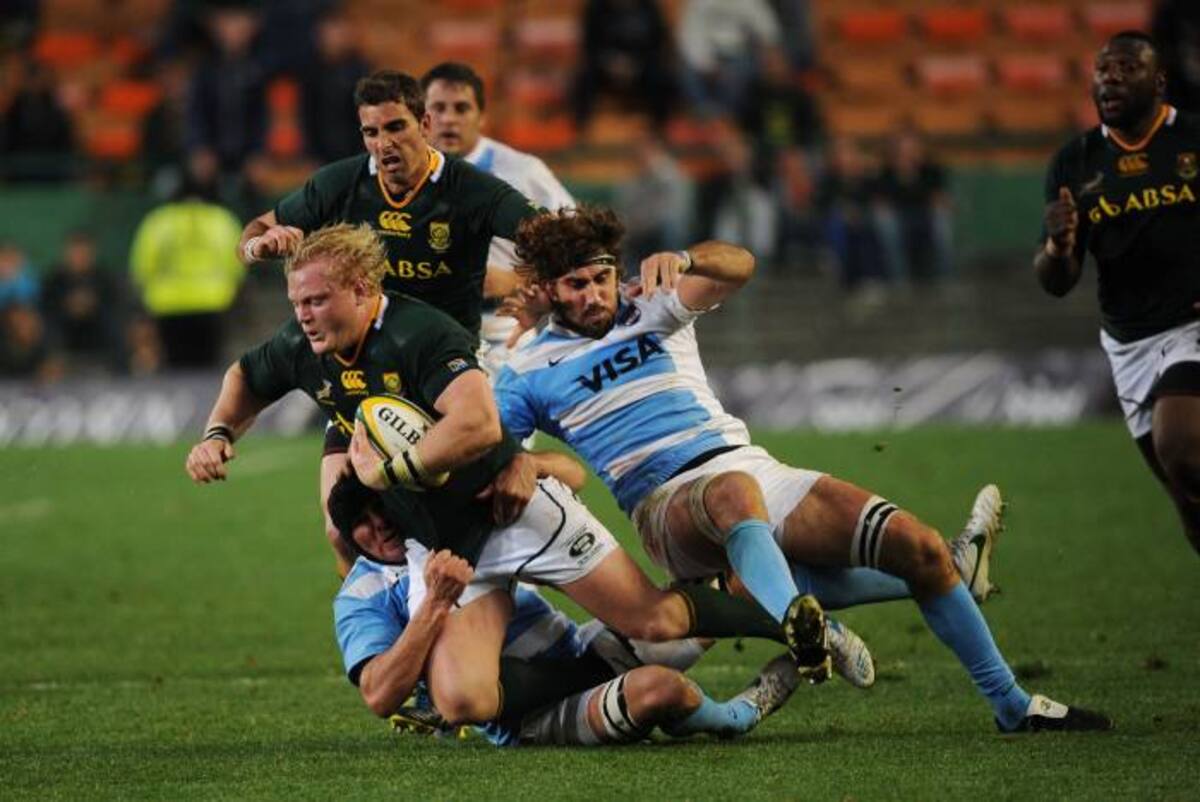 El fullback Zane Kirchner, el flanker Marcell Coetzee y el winger Bryan Habana metieron tries para los Springboks, mientras que Morne Steyn se mostró dominante como flyhalf. AFP RODGER BOSCH