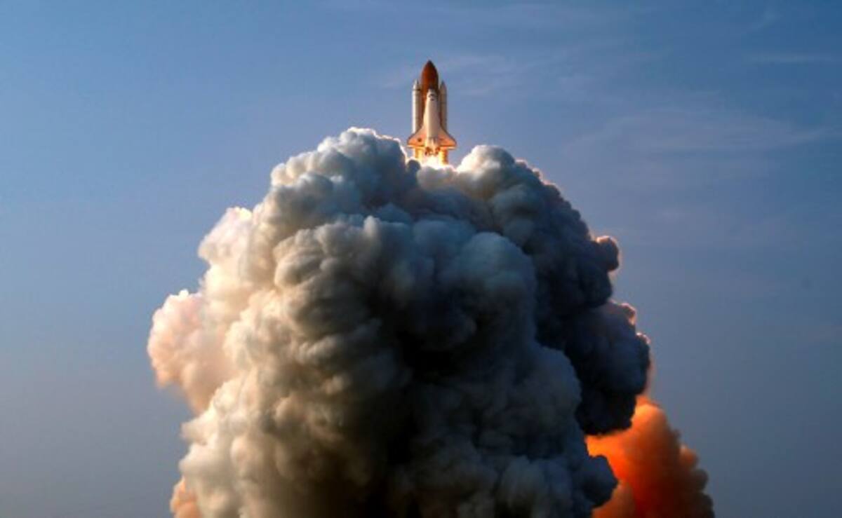 El Transbordador espacial transbordador espacial Endeavour, a punto de concluir su última misión. ARCHIVO