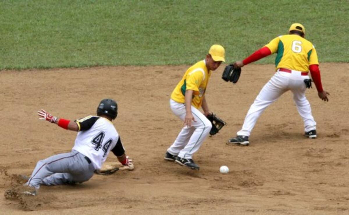 Santander aplastó a Casanare en juego que acabó con marcador de 12 carreras por 5. Foto/ Edgar Castillo.
