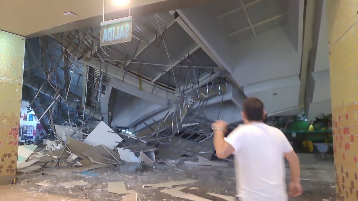 Suben a cuatro los muertos tras desplomarse parte del techo de un centro comercial en Perú. //Tomada de Internet