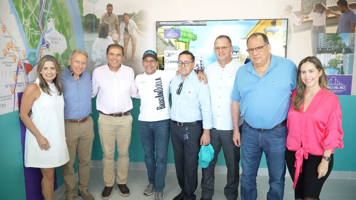 El alcalde de Barranquilla, Alejandro Char, Juanito a los empresarios de la construcción donde anunció que el subsidio de vivienda en Barranquilla llegará a casi 43 millones de pesos.//Cortesía.