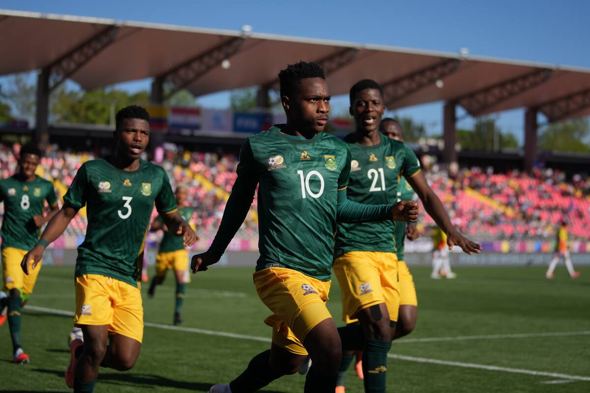 Mfundo Vilakazi puso tablas en el marcador. Sudáfrica había sido más que Colombia en el partido. //Foto, AP: Andre Penner