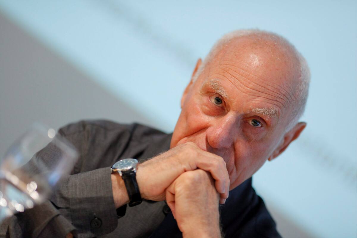 Falleció Richard Serra, el famoso escultor estadounidense de acero