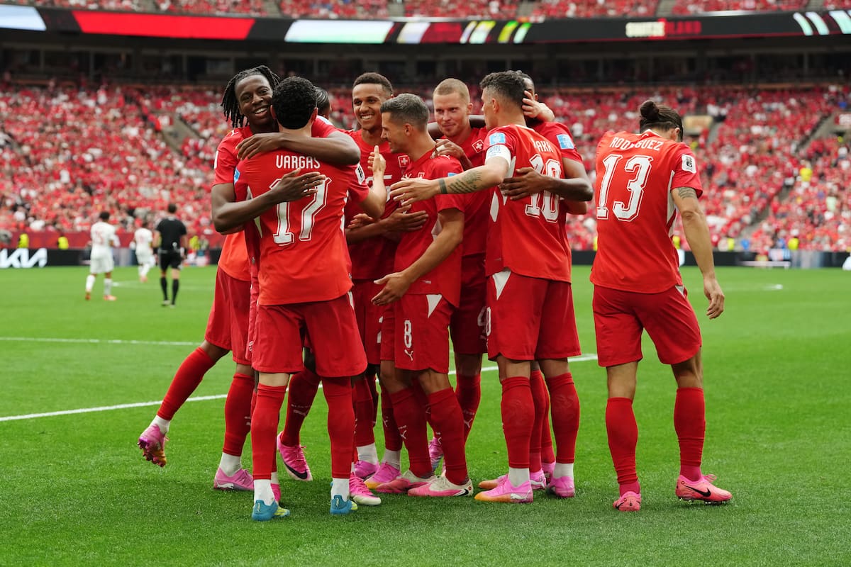 Suiza le ganó el Grupo B a Canadá en un segundo tiempo agresivo