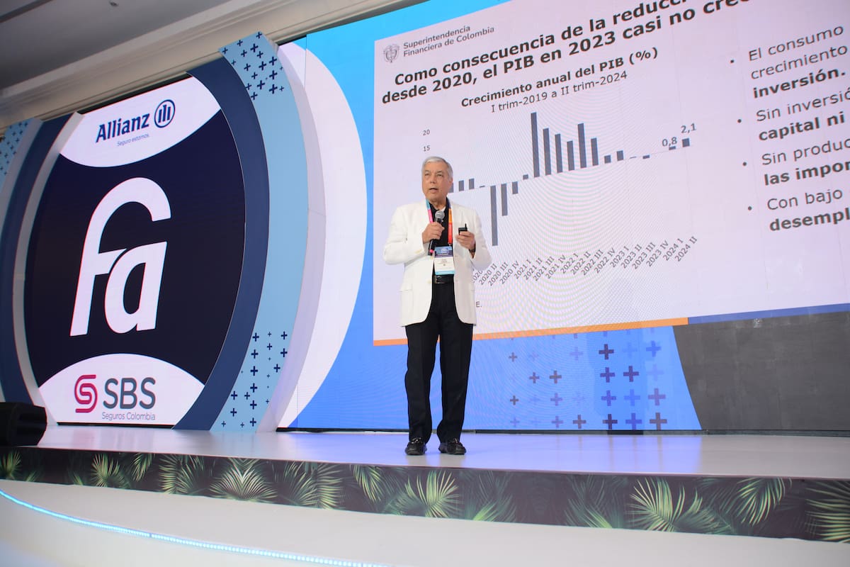 El superintendente financiero de Colombia, César Ferrari, en la instalación de la Convención Internacional de Seguros 2024, en el Hotel Hilton. // Cortesía
