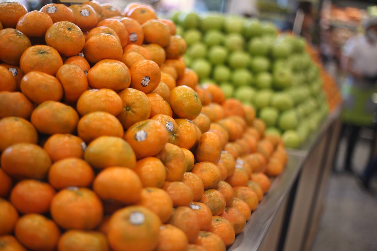 Frutas, verduras y alimentos, de un supermercado en Colombia. // Foto: Colprensa.