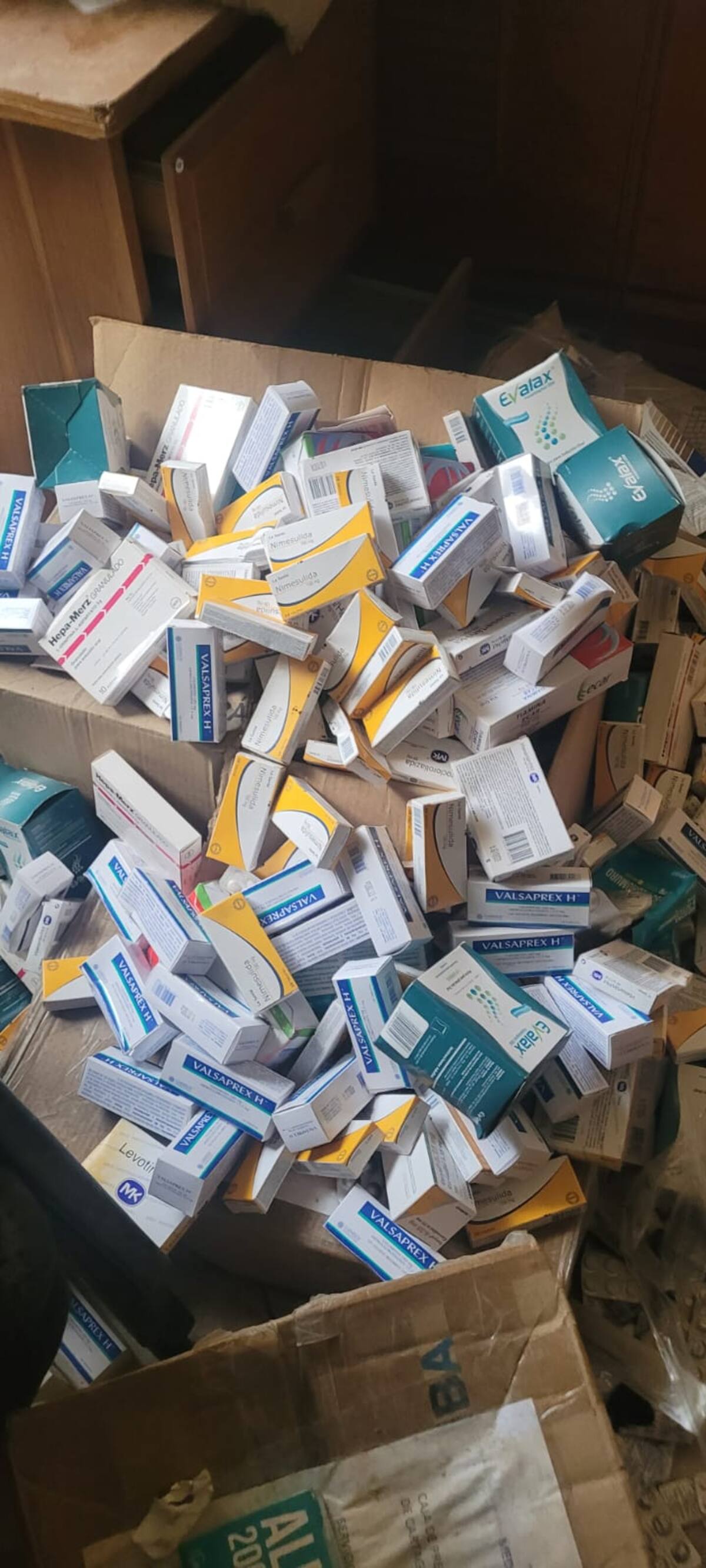 Supersalud encuentra medicamentos vencidos en Caja de Previsión Social de la U. de Cartagena y propicia su decomiso. // Cortesía