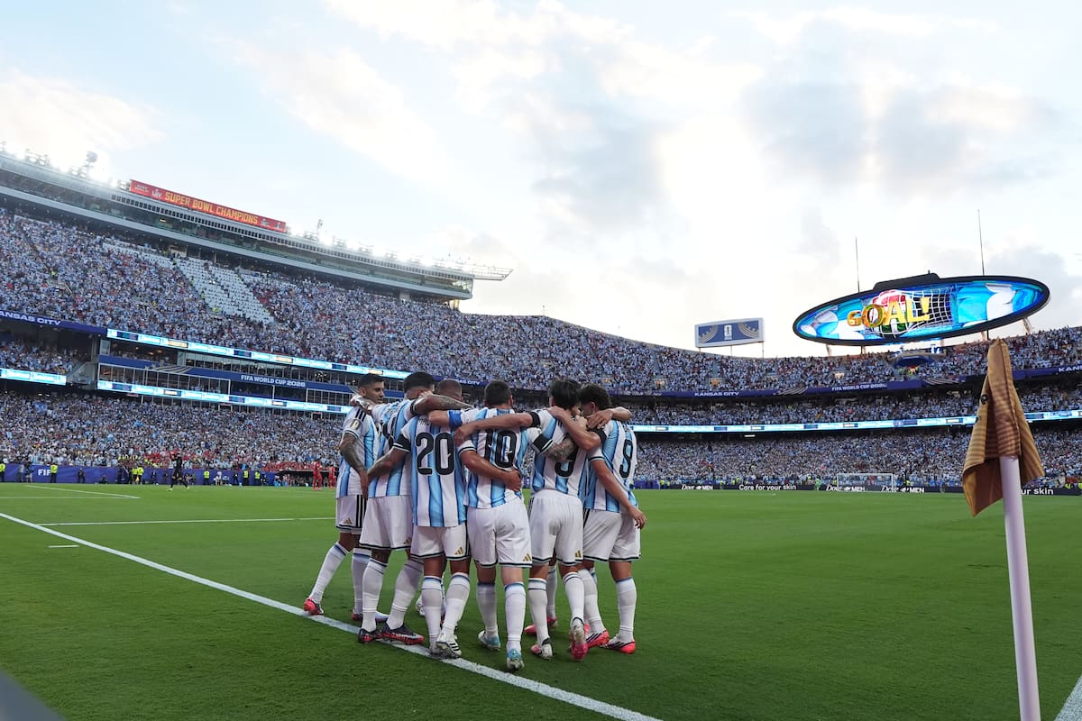 Luto en el fútbol sudamericano: Conmebol despide a histórico de la Selección Argentina
