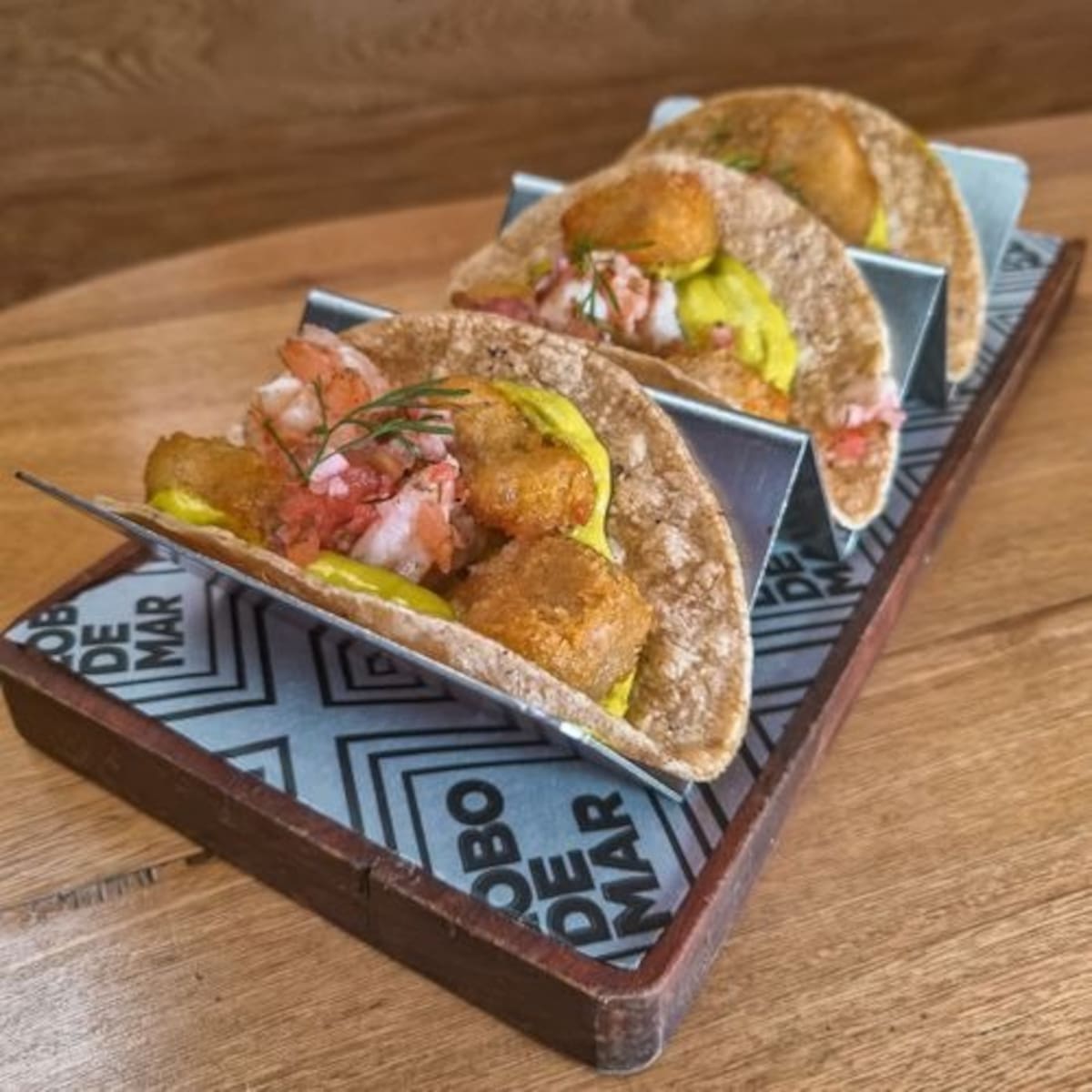 Taco de pescado y camarón con crema de aguacate. //Fotos cortesías Restaurante Lobo de Mar.