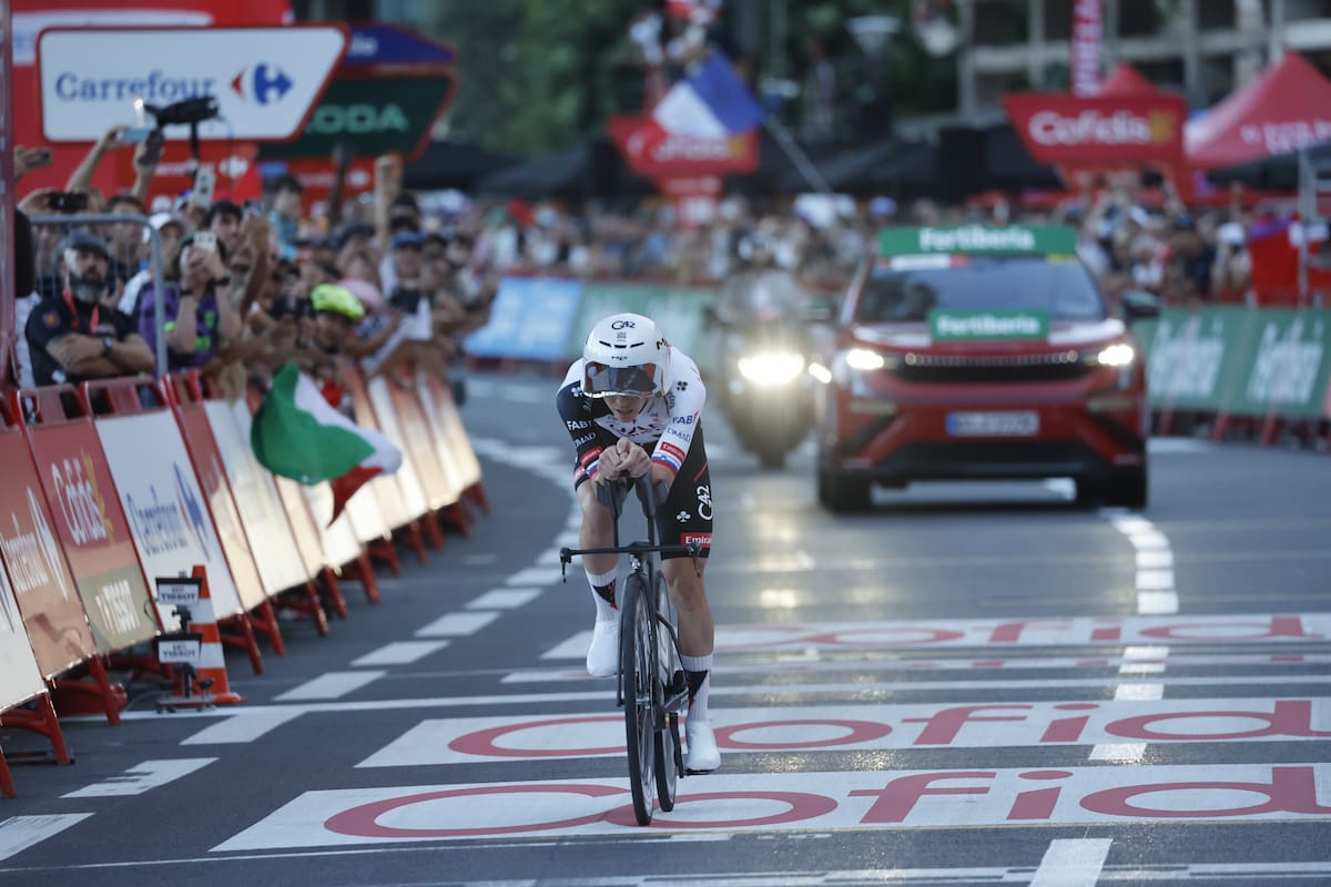 Tadej Pogačar se estrenó con triunfazo en la primera etapa de la Vuelta a España