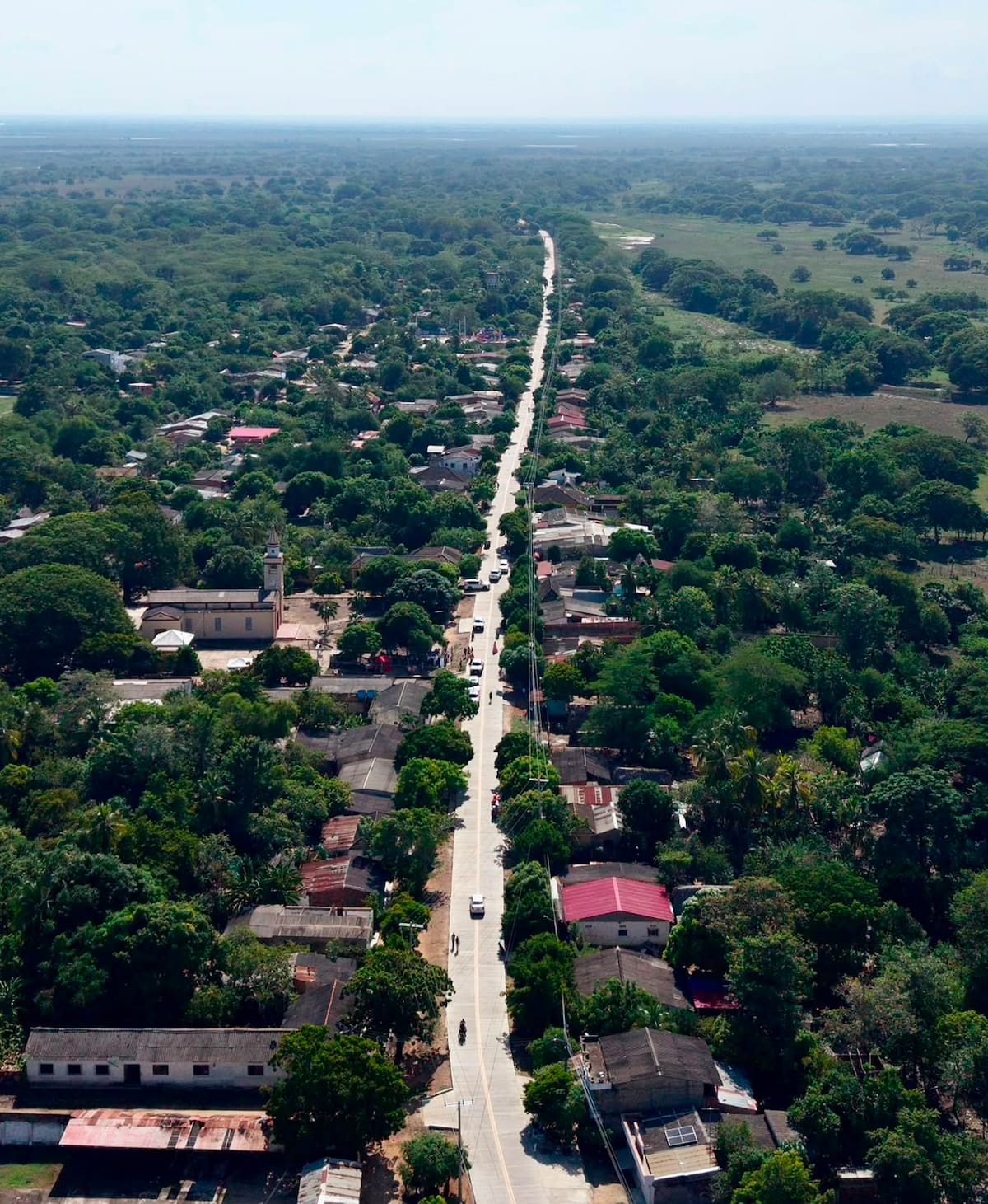 La nueva vía que comunica Talaigua Nuevo con Talaigua Viejo contó con una inversión total superior a $12.400 millones. // Foto: Cortesía - Gobernación de Bolívar.