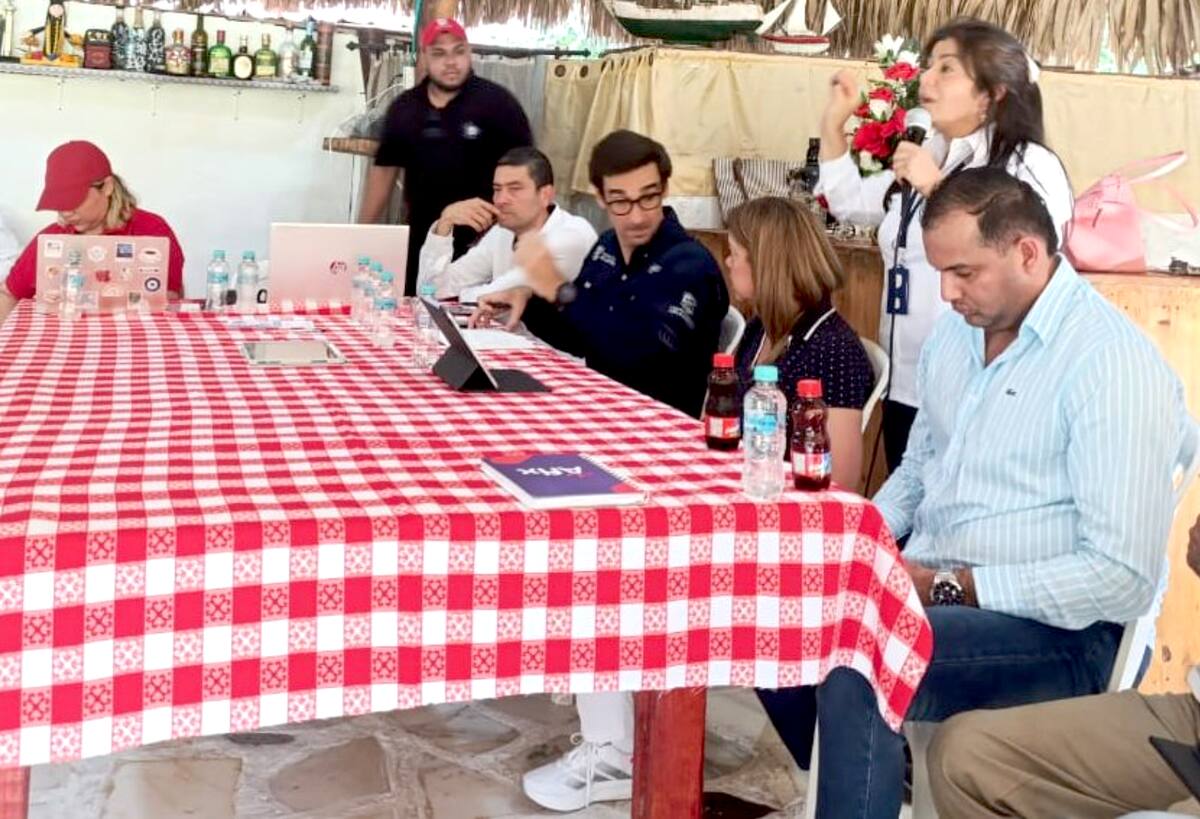 El secretario del Interior del Atlántico, José Antonio Luque, fue el mediador de la reunión entre ANI, Comunidad y Ruta Costera para lograr una tarifa diferencial en el peaje de Puerto Colombia.//Cortesía.