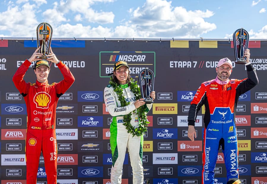 La colombiana Tatiana Calderón hace historia: es la primera mujer en ganar en NASCAR Brasil