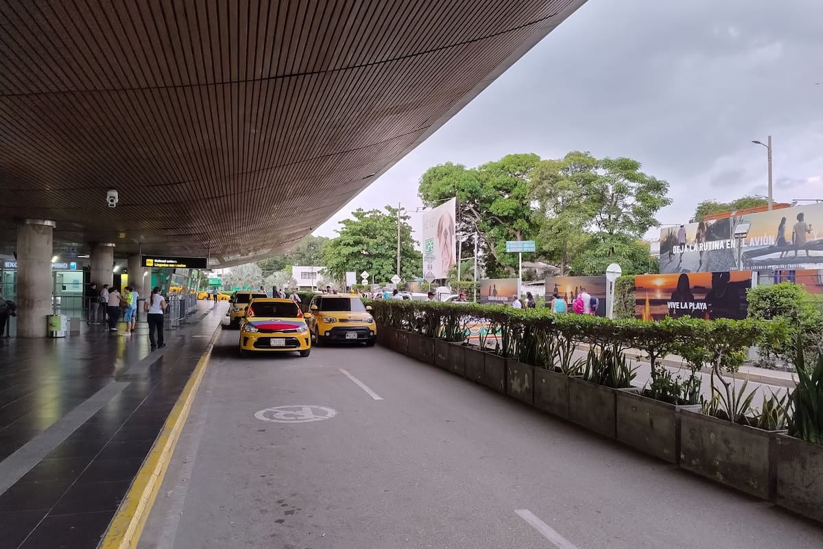 Mesa entre taxistas de Cartagena y el Aeropuerto Rafael Núñez