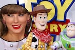 Taylor Swift sorprende en el preestreno de ‘Toy Story 5’ en Los Ángeles