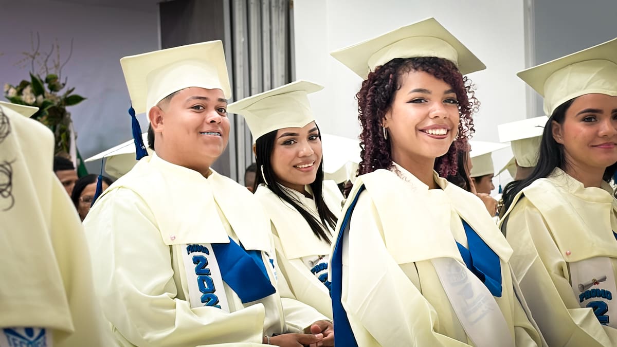 73 estudiantes de Tecniser recibieron su título durante una ceremonia realizada en la sede principal de mutualser, en El Carmen de Bolívar. // Foto: cortesía