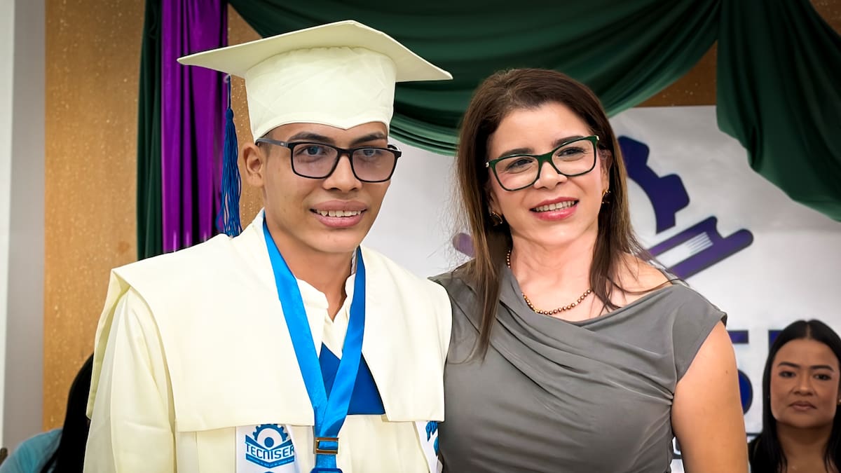 73 estudiantes de Tecniser recibieron su título durante una ceremonia realizada en la sede principal de mutualser, en El Carmen de Bolívar. // Foto: cortesía
