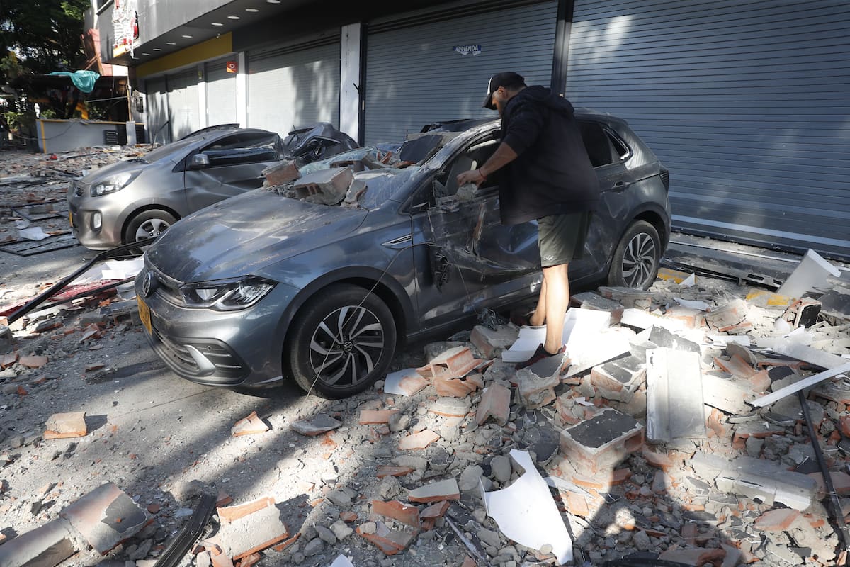 Tras el fuerte temblor, se reportan viviendas y otras edificaciones colapsadas. // Foto: EFE/ Ernesto Guzmán