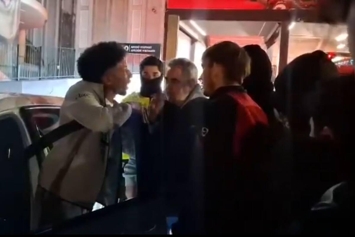 Video: Johan Mojica tiene fuerte cruce con hinchas de Mallorca