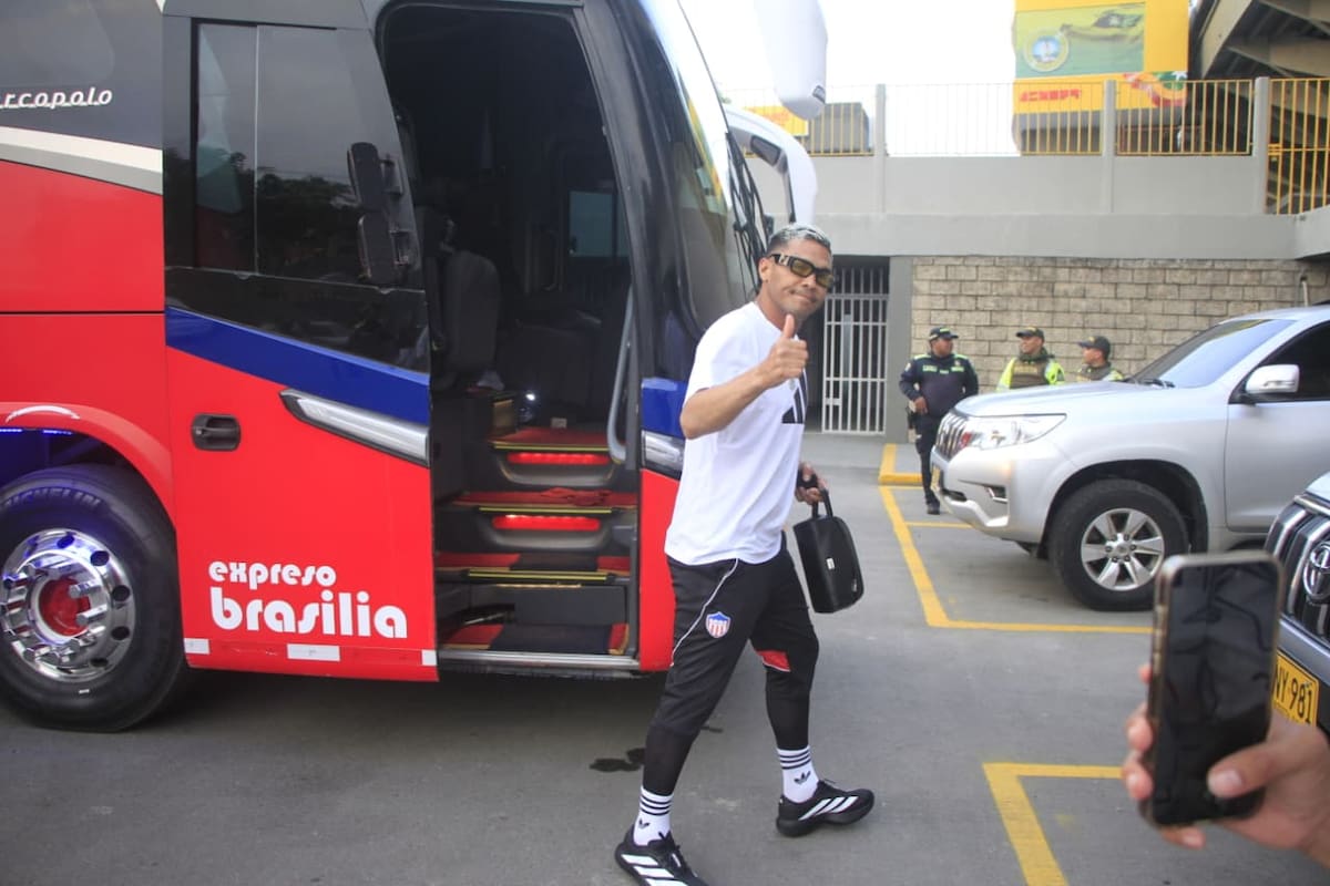 Llegó Junior de Barranquilla al estadio Jaime Morón León