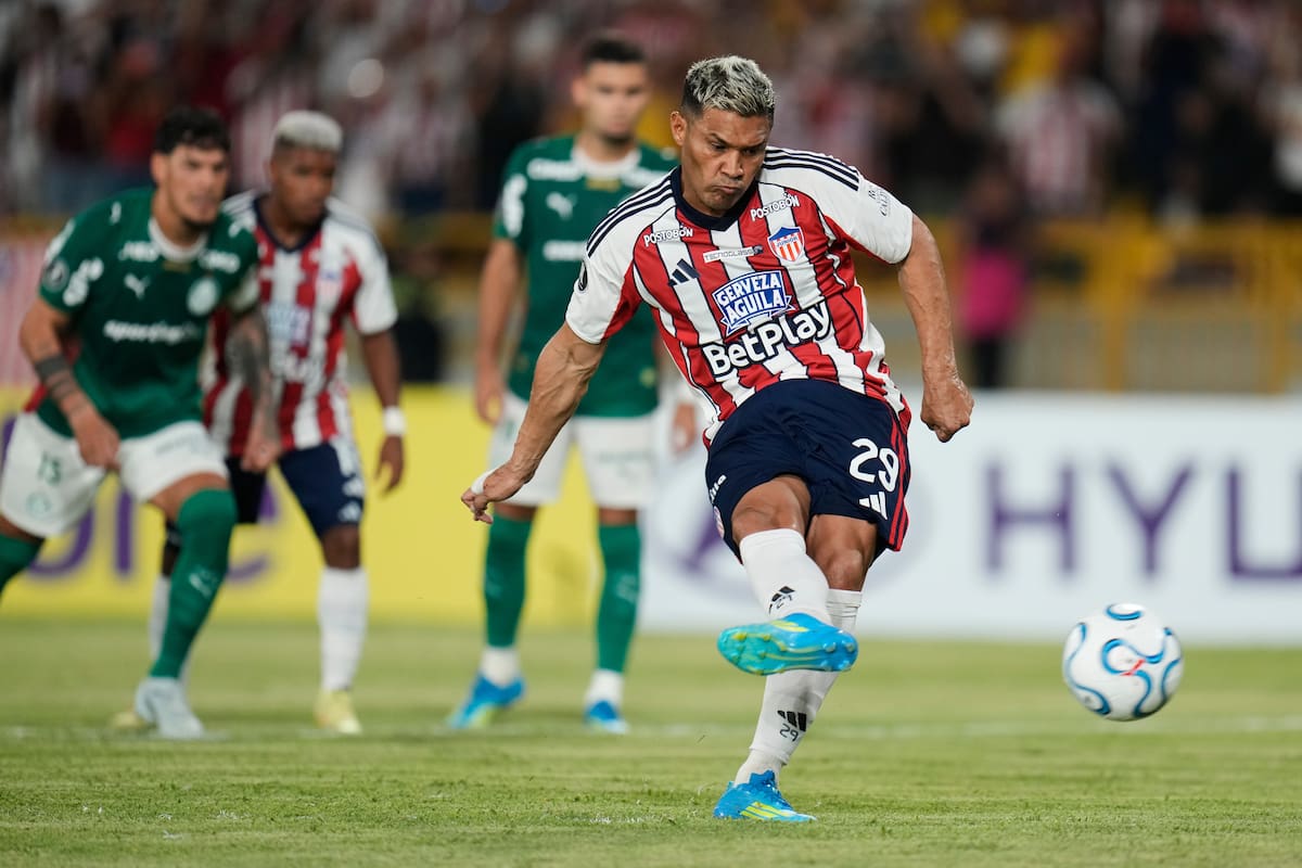Teófilo Gutiérrez tiene celebrando a Cartagena y Junior en la Copa Libertadores. //Foto, AP: Fernando Vergara