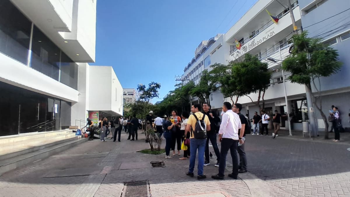 Así se vivió el terremoto de magnitud 7,4. // Foto: Julio Castaño - El Universal.