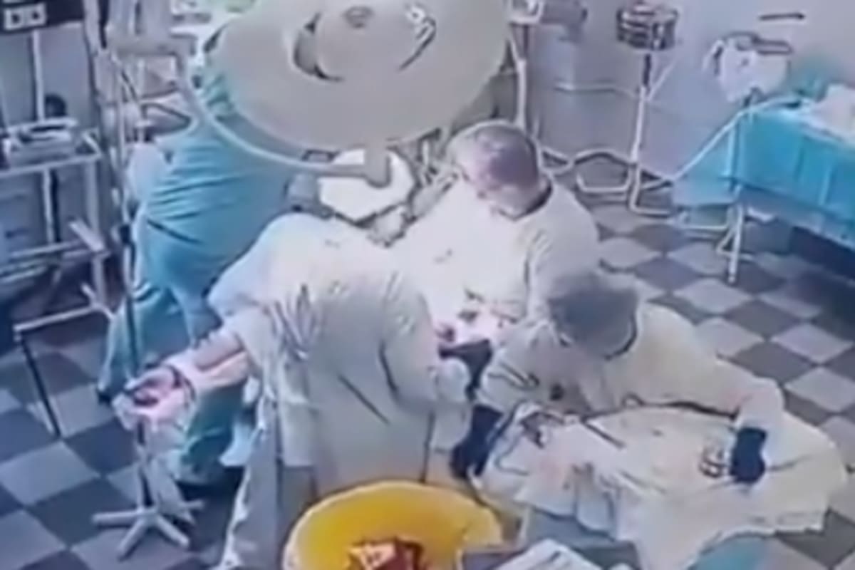 Video muestra a médicos operando durante el fuerte terremoto en Rusia