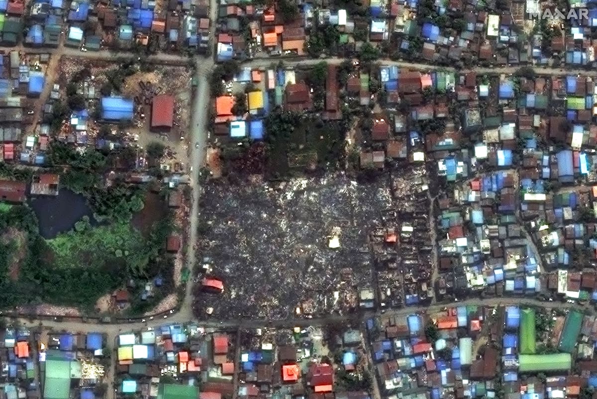 Imágenes de satélite muestran un barrio de la ciudad de Mandalay completamente derruido tras el terremoto que golpeó Birmania. //EFE