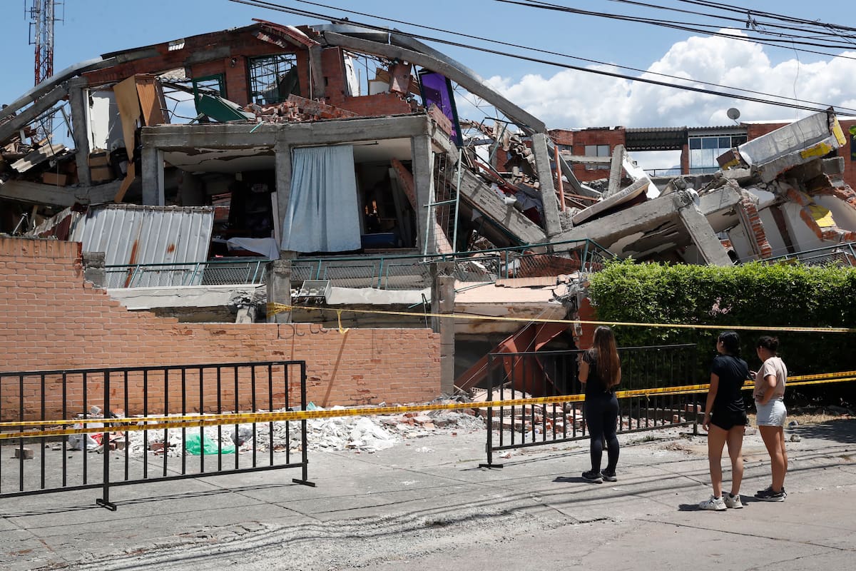 Medicina Legal avanza en la identificación de víctimas del terremoto: ¿cuántas van?
