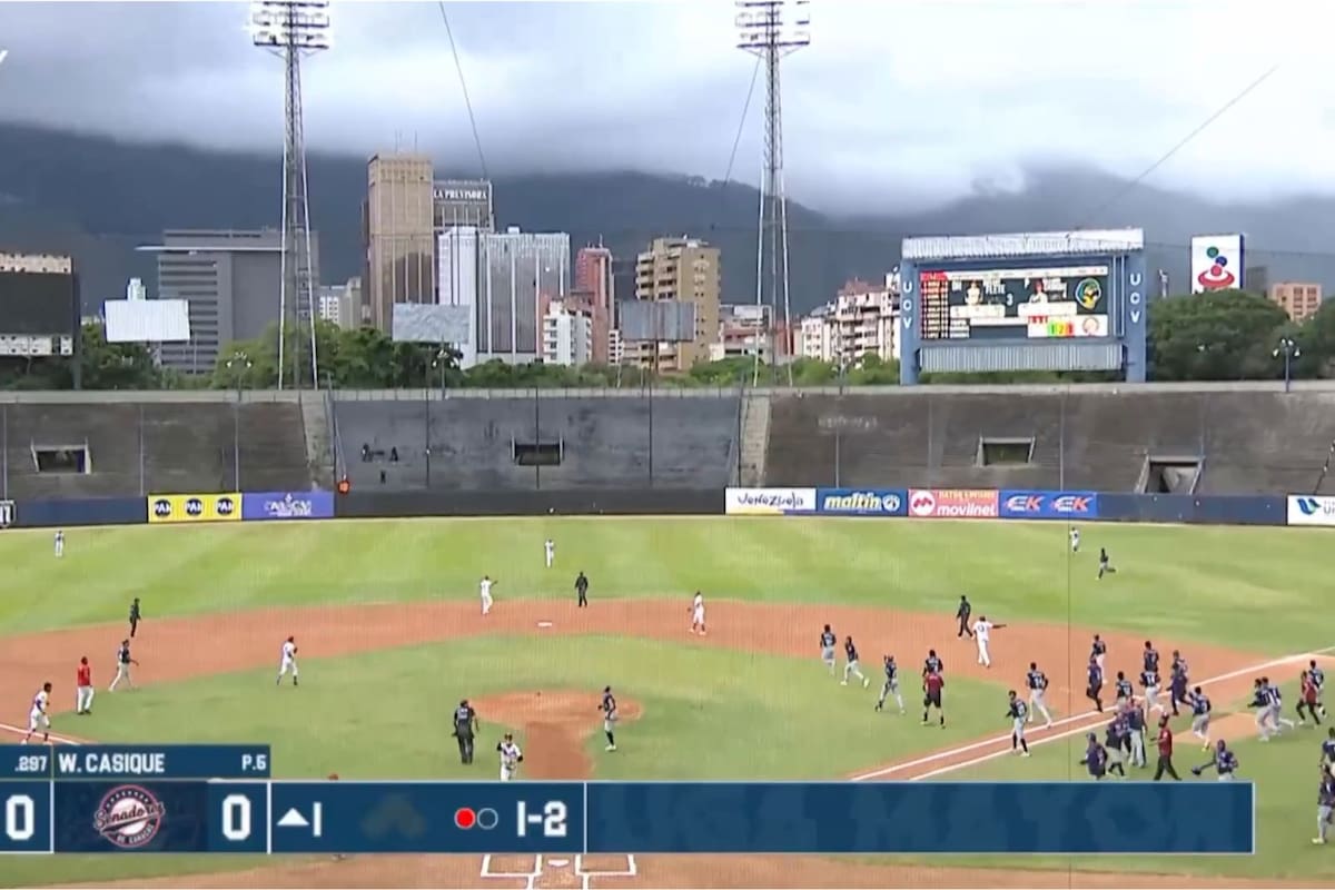 Video: terremotos interrumpieron juego de béisbol en Caracas; el estadio se sacudió