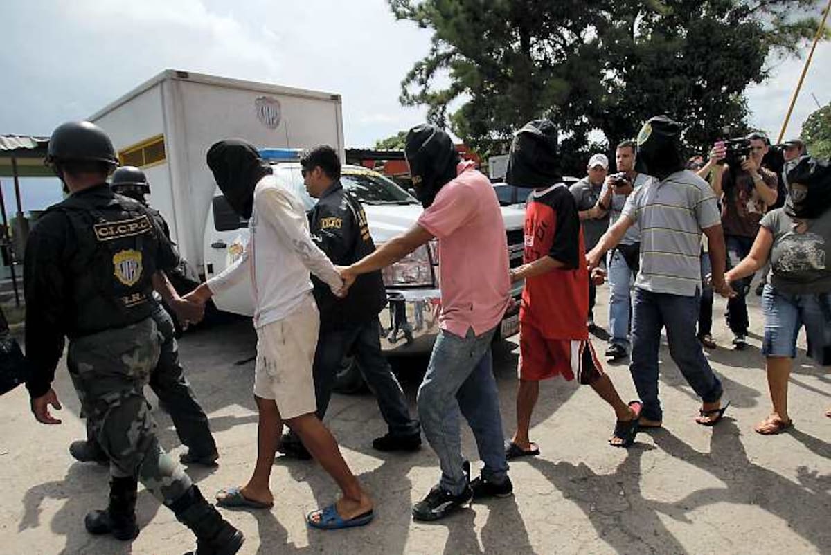 Por este hecho también fueron detenidos seis venezolanos durante el rescate del beisbolista, Wilson Ramos. AP Ariana Cubillos