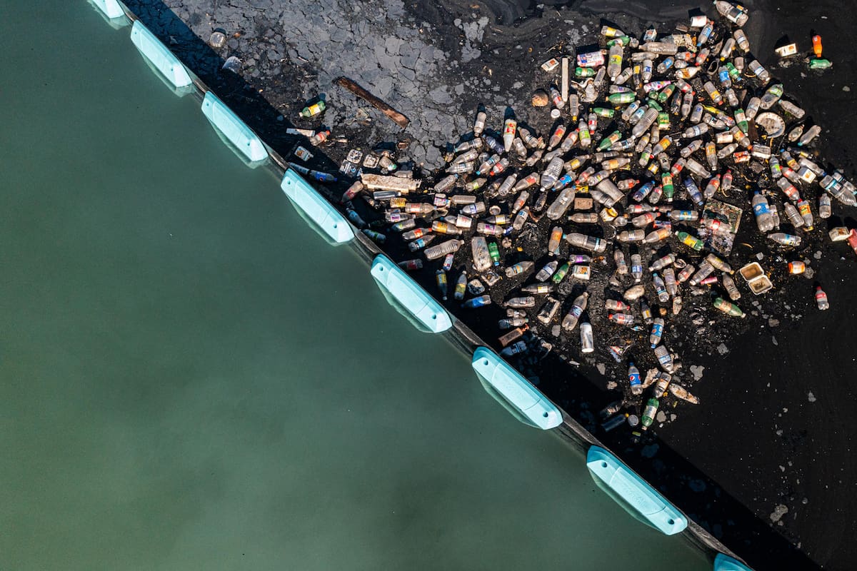 Alcaldía de Cartagena y The Ocean Cleanup buscan frenar la contaminación de los cuerpos de agua