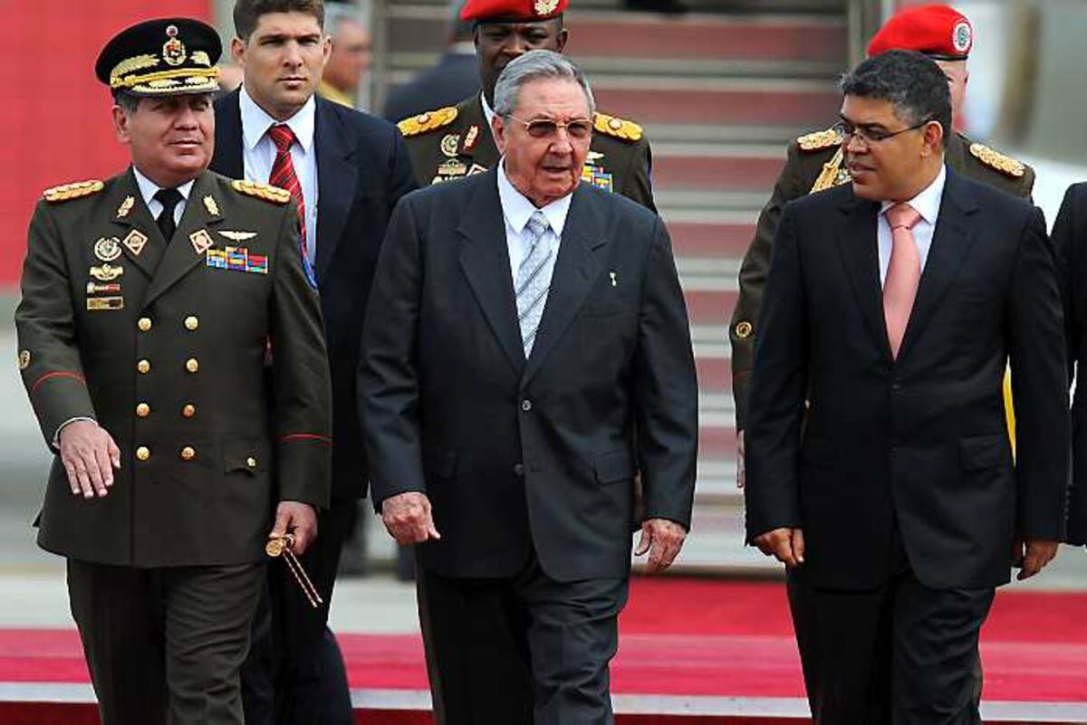 Raúl Castro llegó a Caracas para cumbre del Celac. AFP