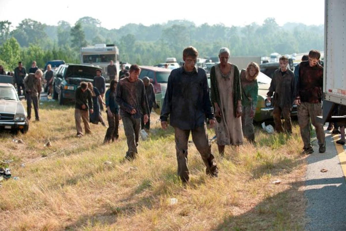 "Los hechos muestran que, cuando atravesamos crisis económicas, la vasta población se siente vulnerable... Ya sea hacerse los muertos... o mirar un show como `Walking Dead' le proporciona a la gente una gran variedad de escapes". Colprensa