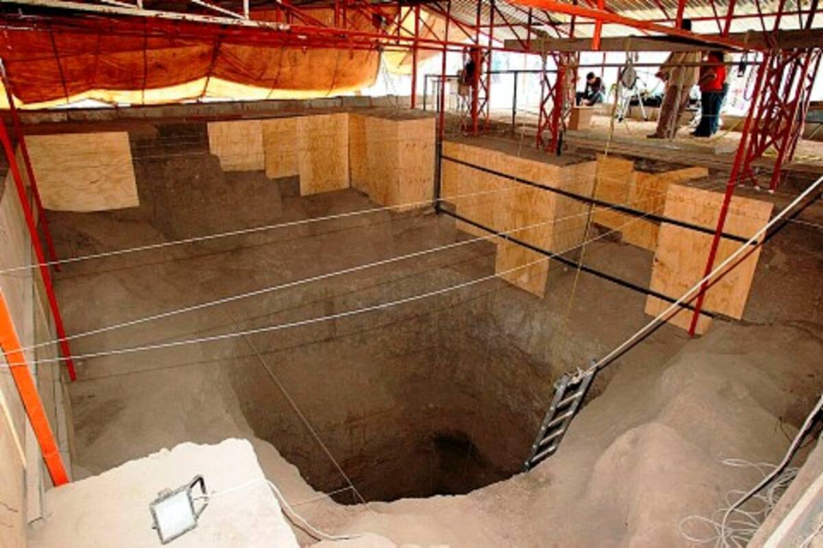 Un túnel sellado hace casi dos milenios con recintos laterales podrían albergar las tumbas de algunos de los primeros gobernantes de la ciudad prehispánica de Teotihuacan, en México.