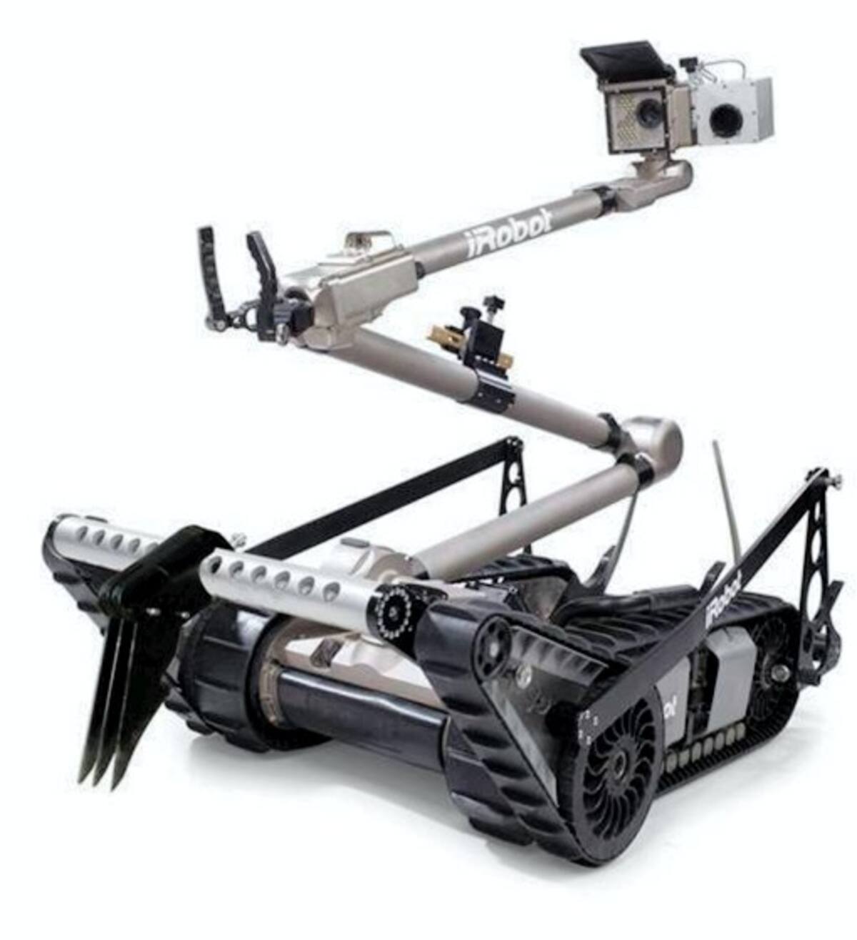 Este es uno de los dos robots de fabricación estadounidense para sus labores de saneamiento en una planta nuclear Fukushima. AP