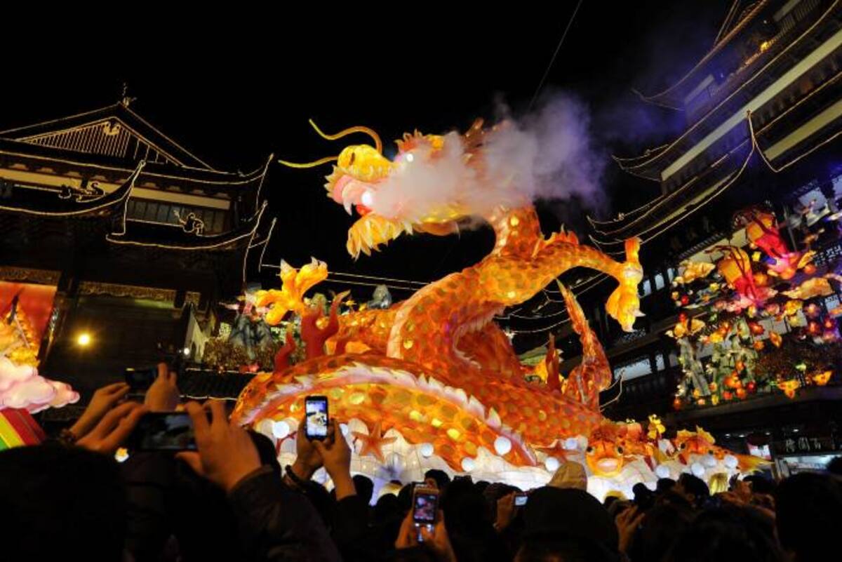 Festejos asiáticos para recibir el año del Dragón. AFP PETER PARKS