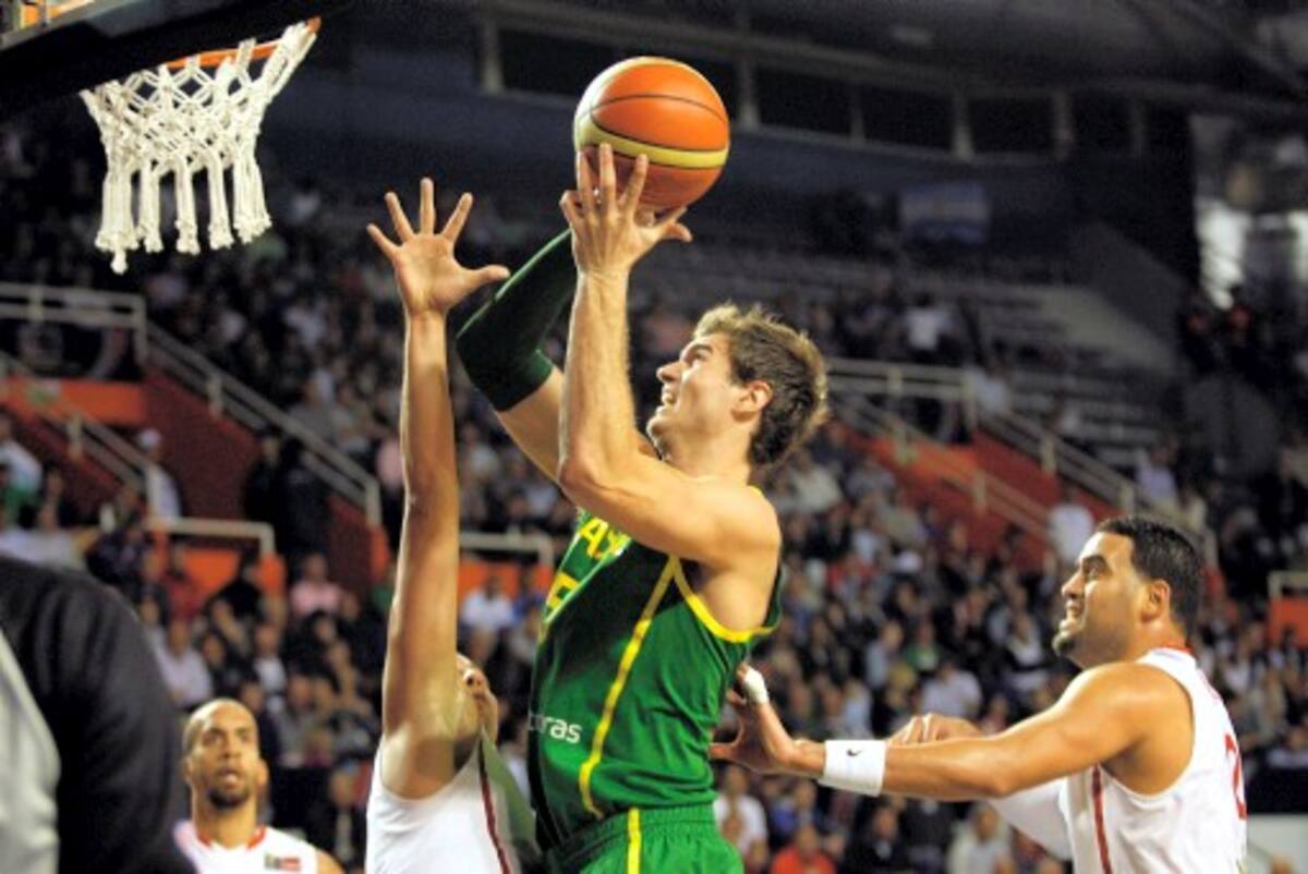 Brasil venció a Puerto Rico 94-72 y lo relegó a la tercera ubicación en la tabla de posiciones con 12 unidades. AFP Maxi Failla