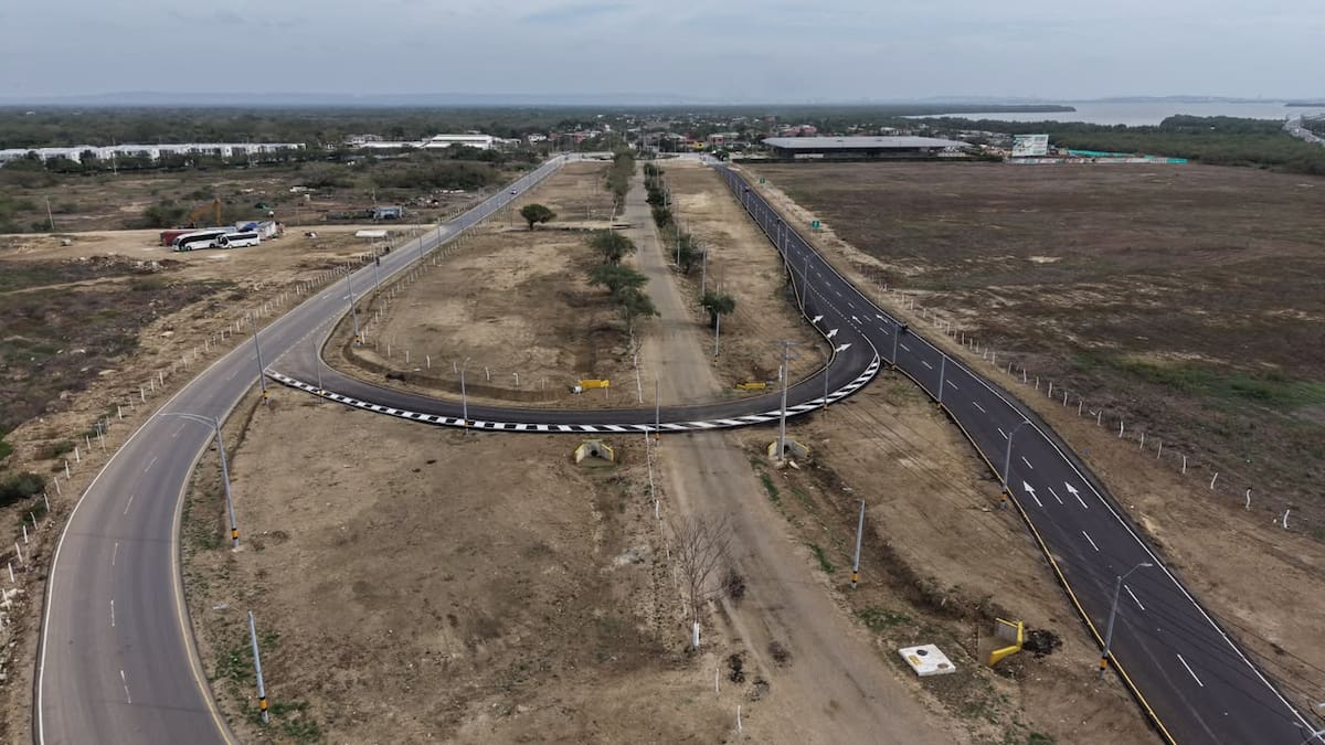 Así quedó la nueva vía de acceso hacía la vereda de TierraBaja, en el corregimiento de La Boquilla. // Foto: Cortesía - Alcaldía de Cartagena.