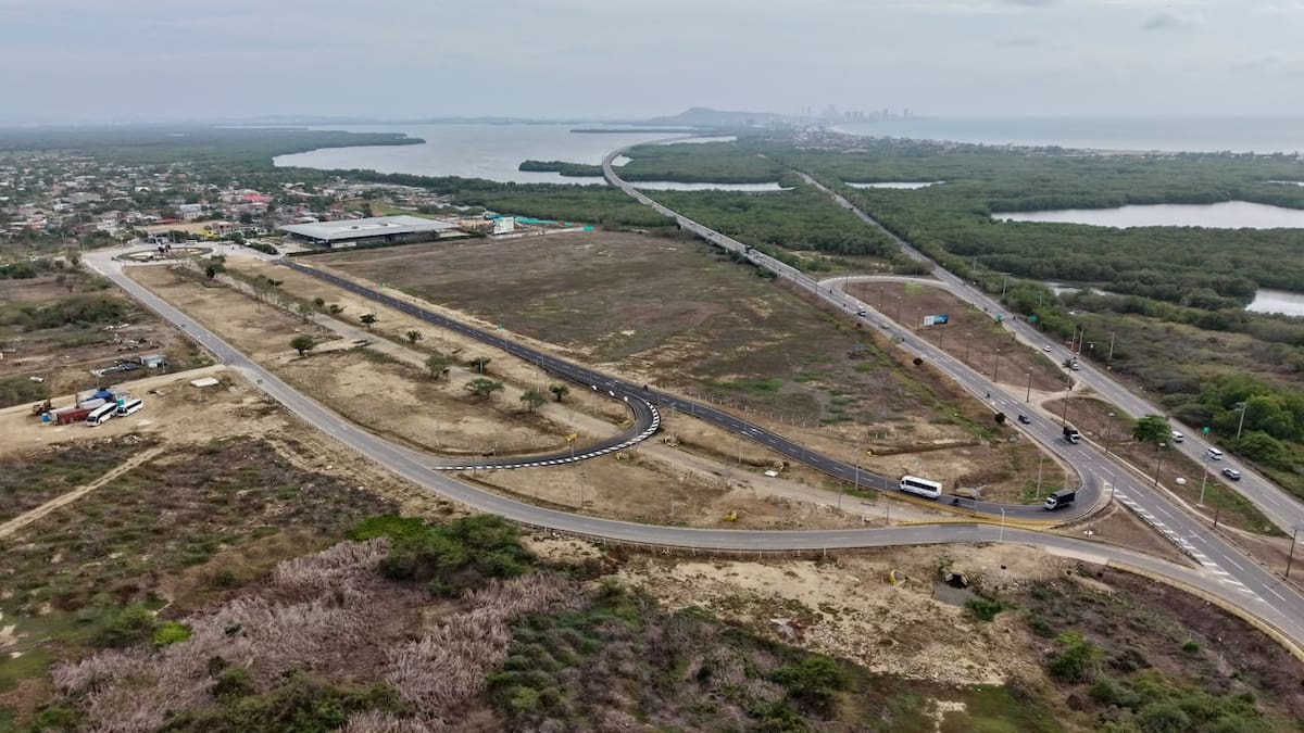 Así quedó la nueva vía de acceso hacía la vereda de TierraBaja, en el corregimiento de La Boquilla. // Foto: Cortesía - Alcaldía de Cartagena.