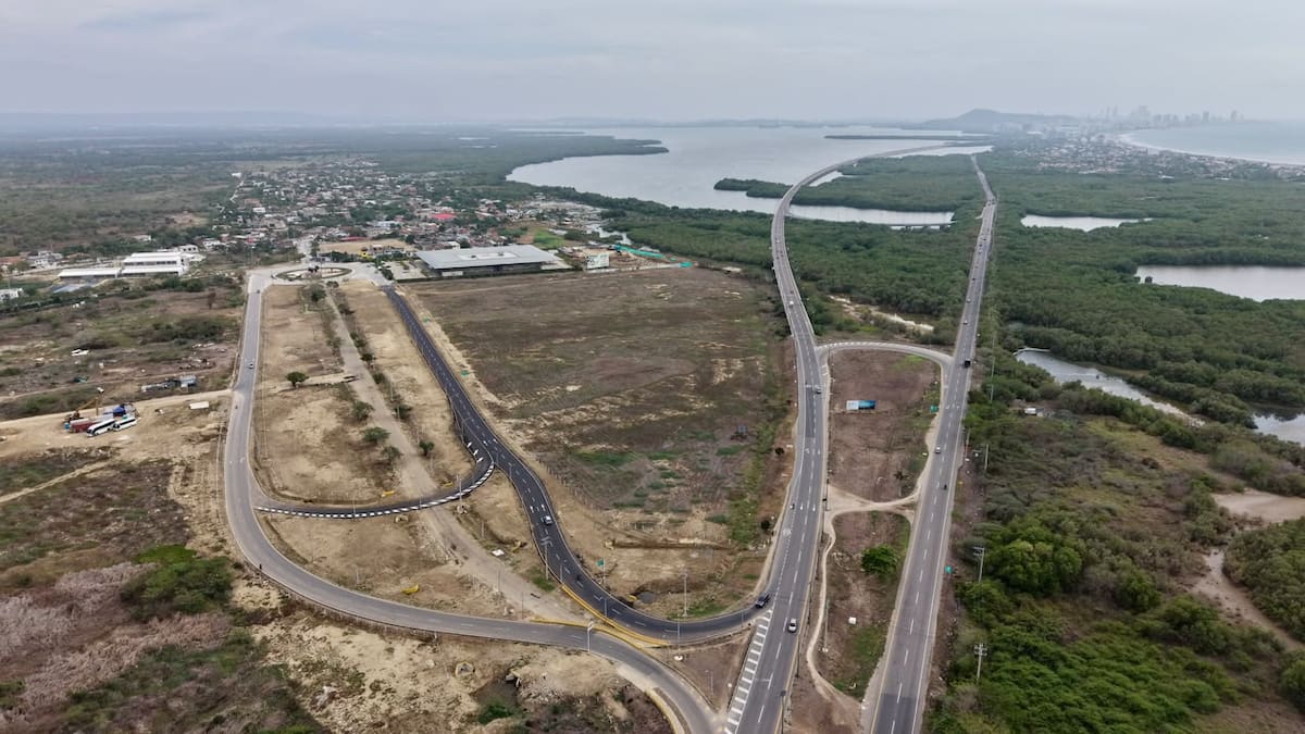 Así quedó la nueva vía de acceso hacía la vereda de TierraBaja, en el corregimiento de La Boquilla. // Foto: Cortesía - Alcaldía de Cartagena.
