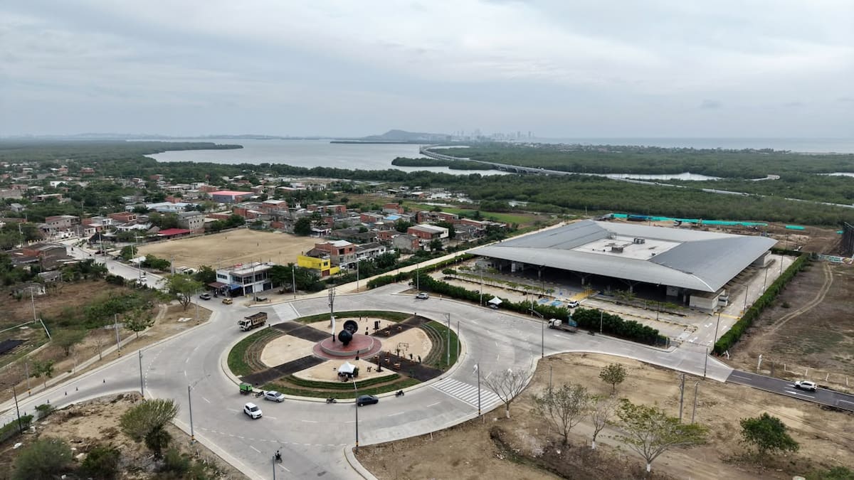 Así quedó la nueva vía de acceso hacía la vereda de TierraBaja, en el corregimiento de La Boquilla. // Foto: Cortesía - Alcaldía de Cartagena.